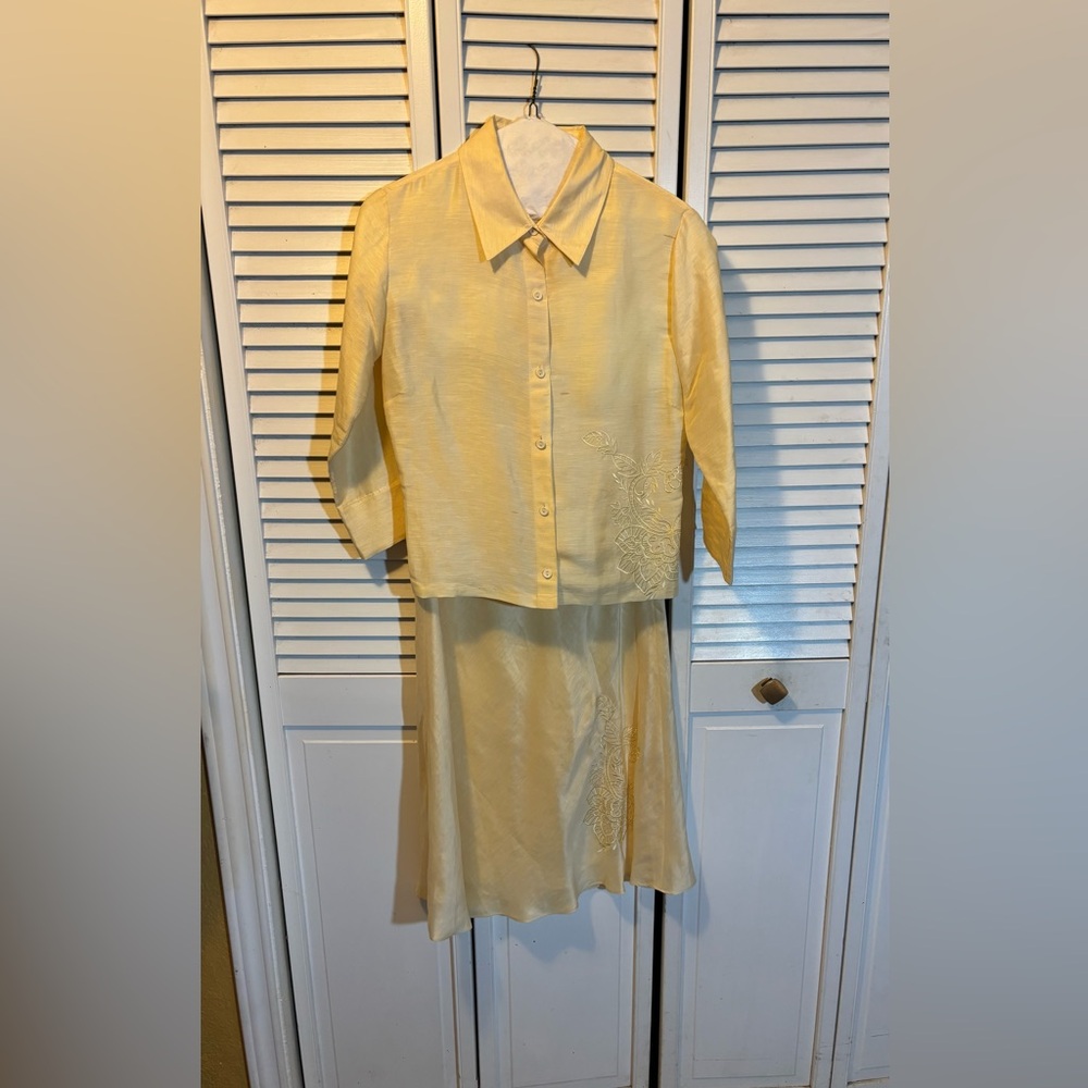 Yellow Midi Dress with Notched Collar and 3/4 Sleeves